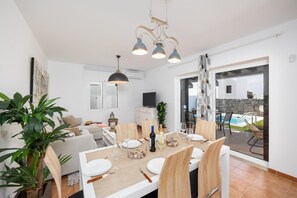 Dining - Villa Jordi - Three Bedroom Villa, Sleeps 6 (Playa Blanca)