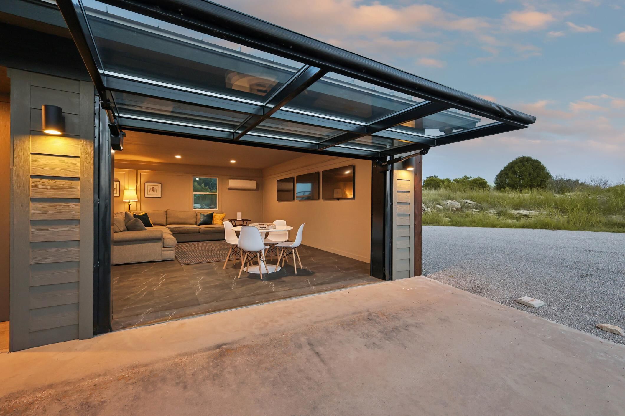 تناول الطعام بالخارج