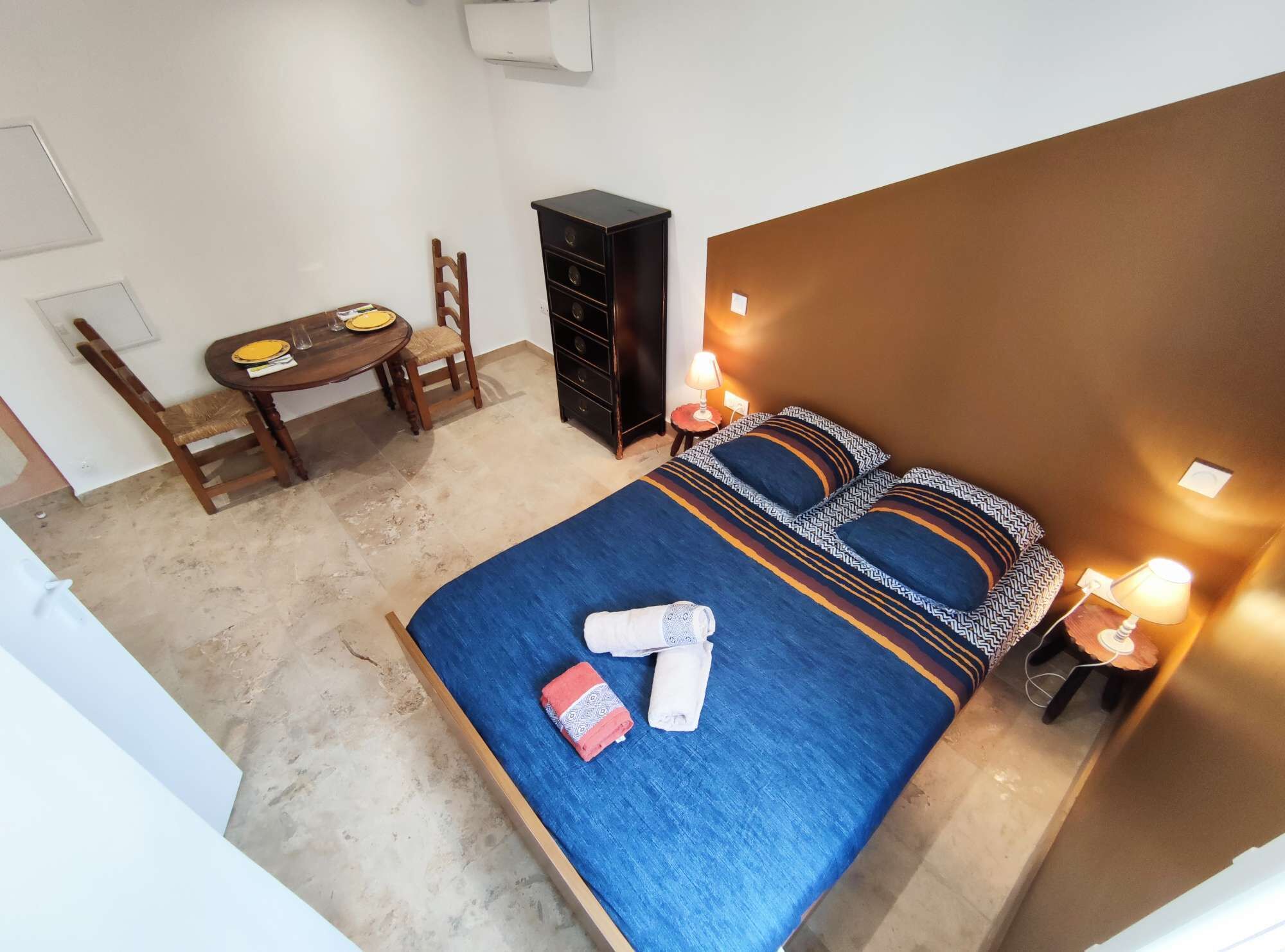 1 bedroom, WiFi, bed sheets