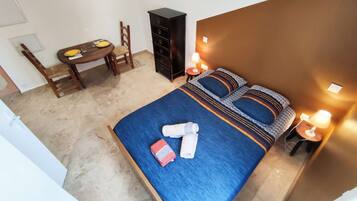 1 bedroom, WiFi, bed sheets