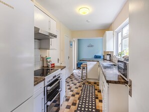 Dishwasher - Spruce Cottage - UK46875 (Hartland)