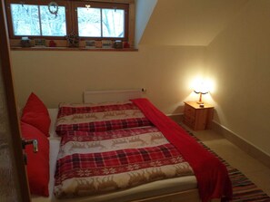 1 bedroom, desk, free WiFi, bed sheets