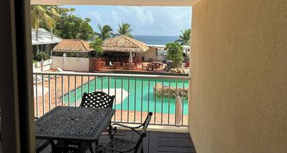 Cozy studio in lovely St Maarten with WiFi, AC, fitness room