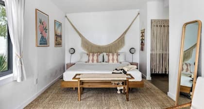 Charming 3-bedroom house with WiFi, AC in fabulous Twentynine Palms