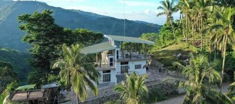 MOUNTAIN MAGIC Unit 2 Casa De Pueblo Japanese Shrine two bedroom townhome