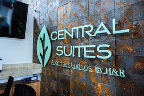 Reception - Central Suites by H&R (Villeta)