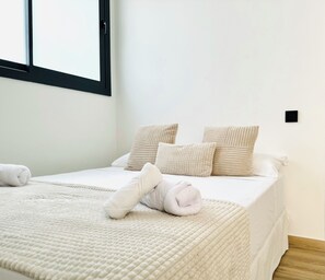 1 habitación, tabla de planchar con plancha, wifi y ropa de cama 