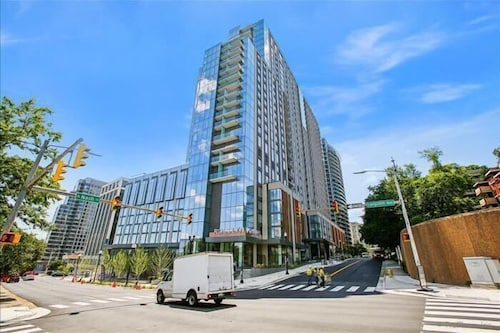 National at Rosslyn Towers