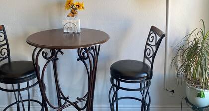 1-bedroom guest house with gated yard and WiFi,,Pet friendly, Las Vegas