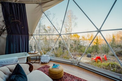 Oceanfront Luxury Forest Shore Dome - Rocky Shores