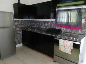 Forn, placa de cuina i torradora 