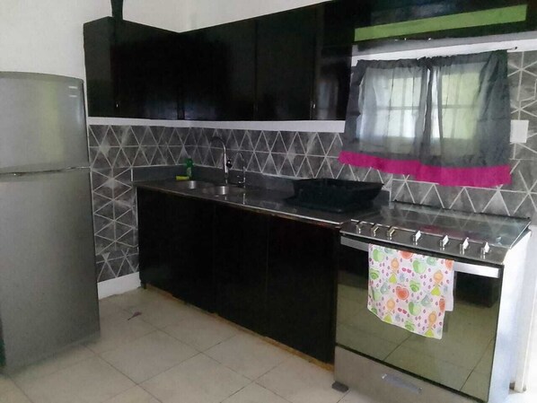 فرن، موقد طهي مسطح، محمصة خبز، مستلزمات طهي/أطباق/أوعية