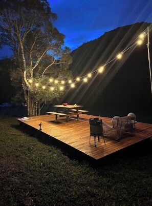 屋外ダイニングエリア