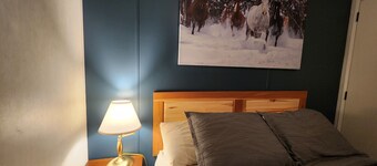 Circle R Cabin 8, Private Ranch, Mountain Views