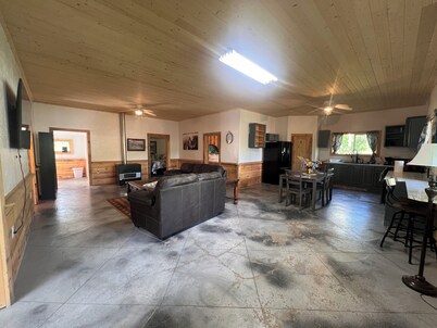 Circle R Ranch House, Secluded on Private Ranch