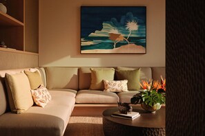 55-inch LCD TV with satellite channels - Rosewood Miyakojima (Miyakojima)