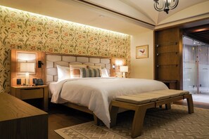 Superior Suite, City View | Premium bedding, minibar, in-room safe, desk - Casa Postal Hotel Boutique (Querétaro)