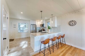 House (4 Bedrooms) | Interior - West Shore Lake House by Avantstay Ski Cabin w/ Backyard Sledding Hill! (Homewood)