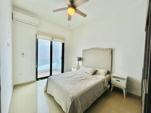 2 bedrooms, blackout curtains, iron/ironing board, free WiFi - Mojarra Apartments by Partnerhost (Mazatlán)