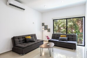 Living area - Mojarra Apartments by Partnerhost (Mazatlán)