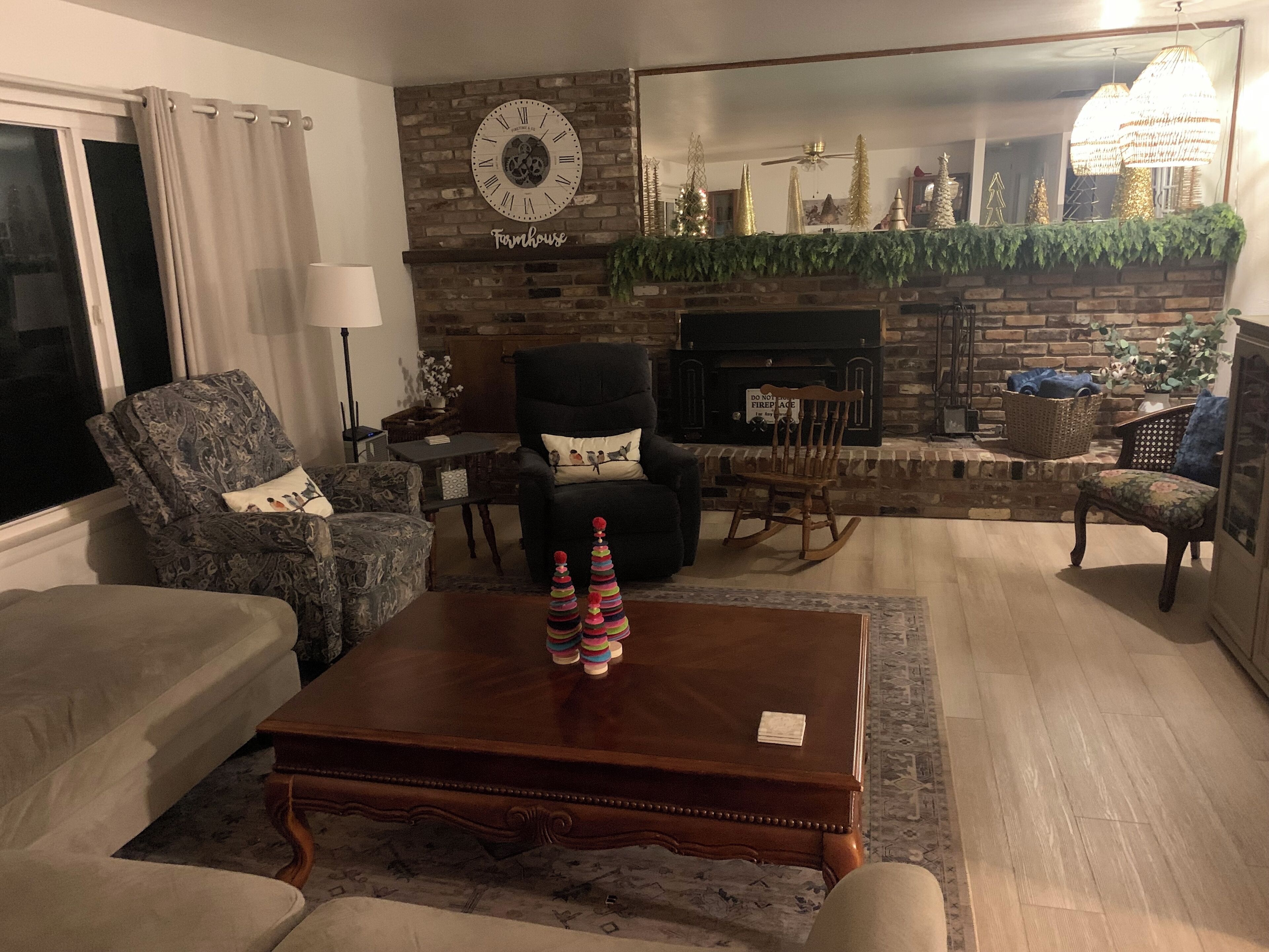 Älytelevisio, DVD-soitin, kirjoja