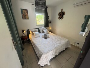1 bedroom, in-room safe, iron/ironing board, travel cot