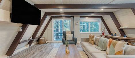 House (2 Bedrooms) | Interior