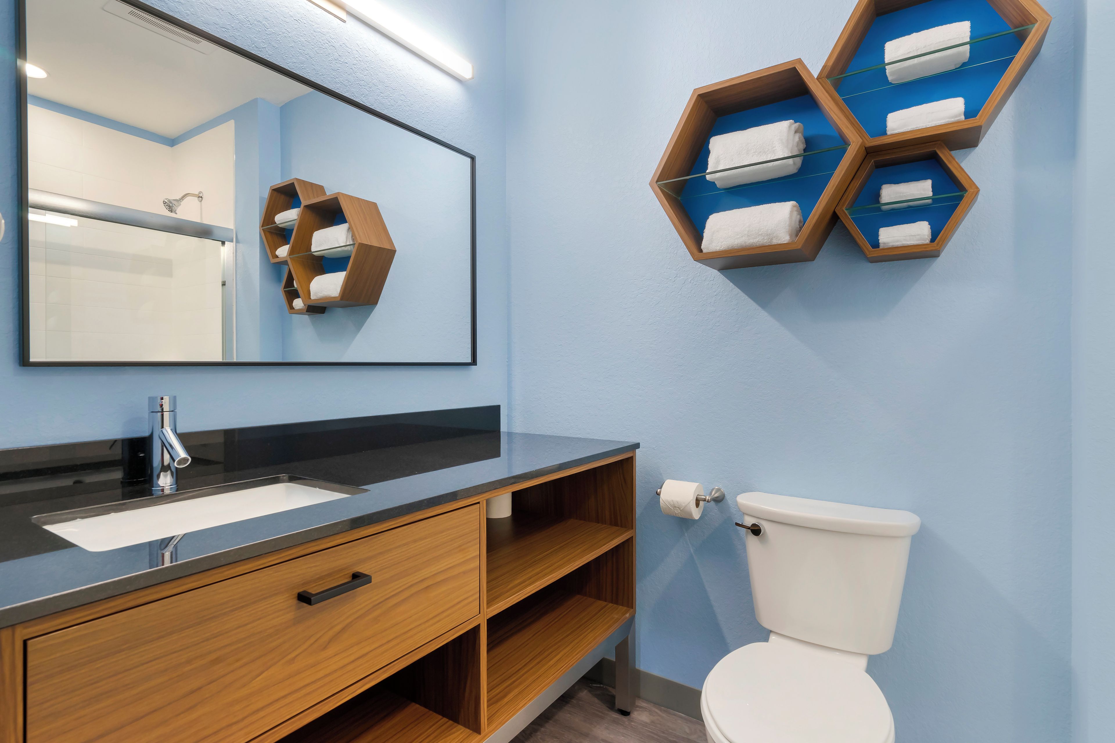 Photo - HomeTowne Studios by Red Roof Tampa - Airport