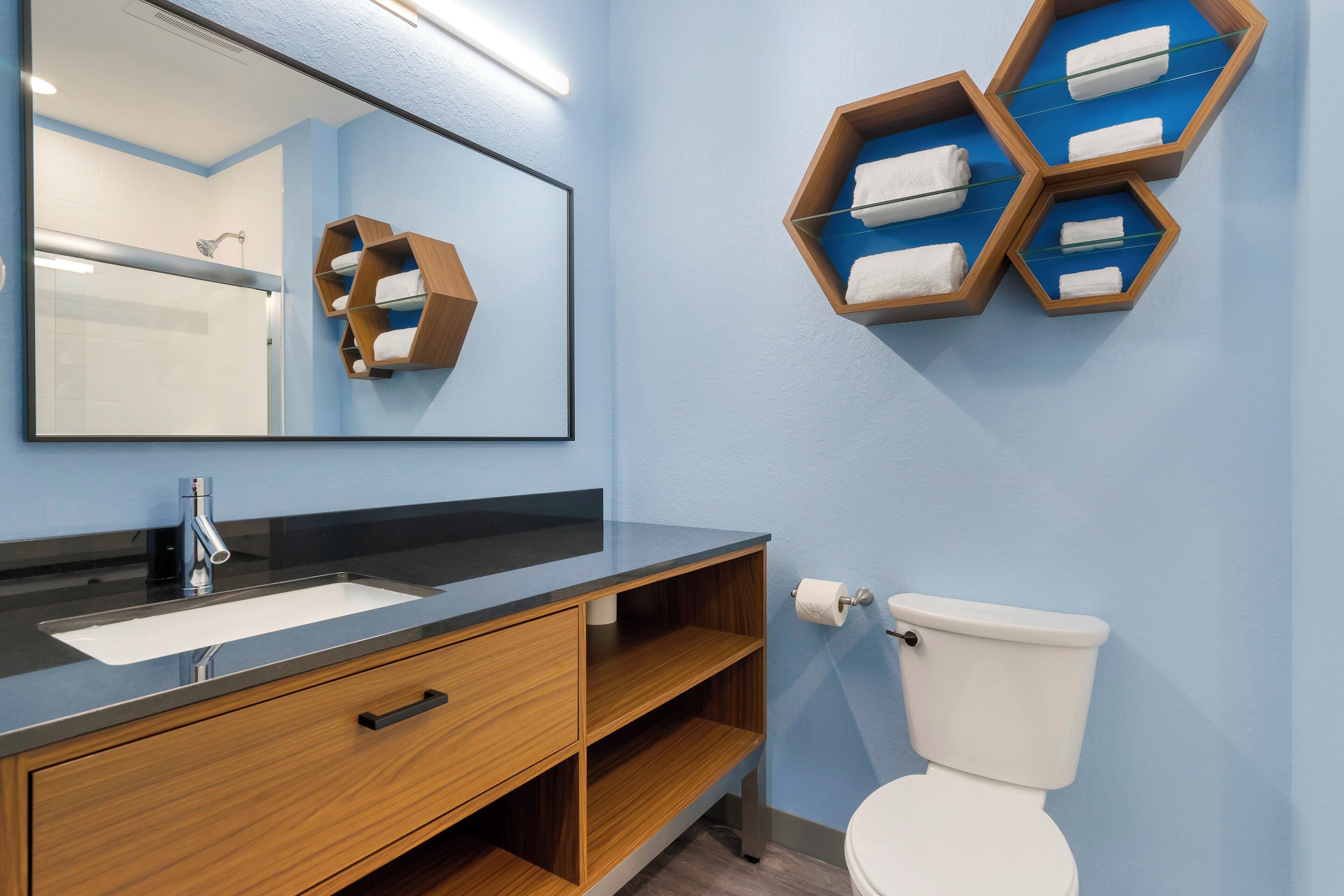 Photo - HomeTowne Studios by Red Roof Tampa - Airport