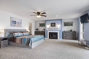 5 Schlafzimmer, Schreibtisch, Bügeleisen/Bügelbrett, Reisekinderbett