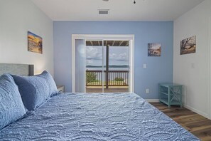 5 habitaciones, escritorio y tabla de planchar con plancha 