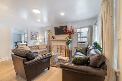 Charming 2-bedroom house with WiFi and AC in San Mateo