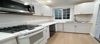 Charming 2-bedroom house with WiFi and AC in San Mateo
