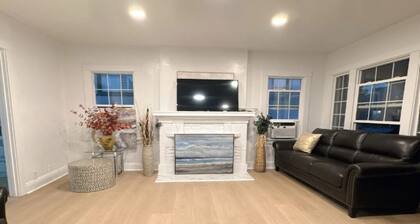 Charming 2-bedroom house with WiFi and AC in San Mateo
