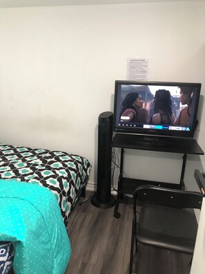 1 bedroom, WiFi, bed sheets - FAIR-B01-Cozy Holiday Home (Toronto)