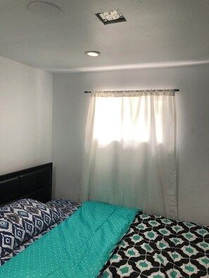 1 bedroom, WiFi, bed sheets - FAIR-B01-Cozy Holiday Home (Toronto)