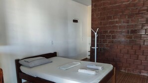 Single Room, Courtyard View | WiFi (free), bed sheets - Hotel Alvorada (Alegrete)