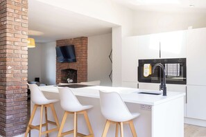 Interior - Stylish Open-Plan home in Manchester - Free Parking (Droylsden)