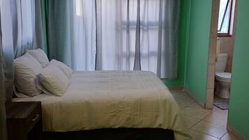 3 Schlafzimmer, Bügeleisen/Bügelbrett, WLAN, Bettwäsche