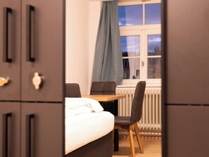 Free WiFi, bed sheets - Brauhaus-Hotel König von Flandern (Augsburg)