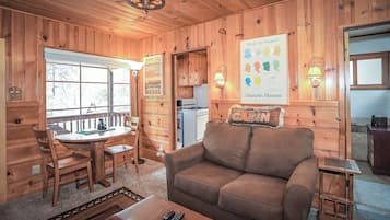 Smart TV, fireplace, stereo