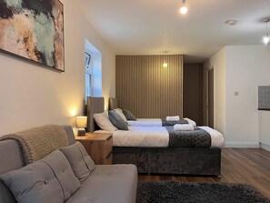 Deluxe studio suite