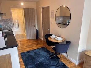 In-room dining - Haven Homes (Luton)