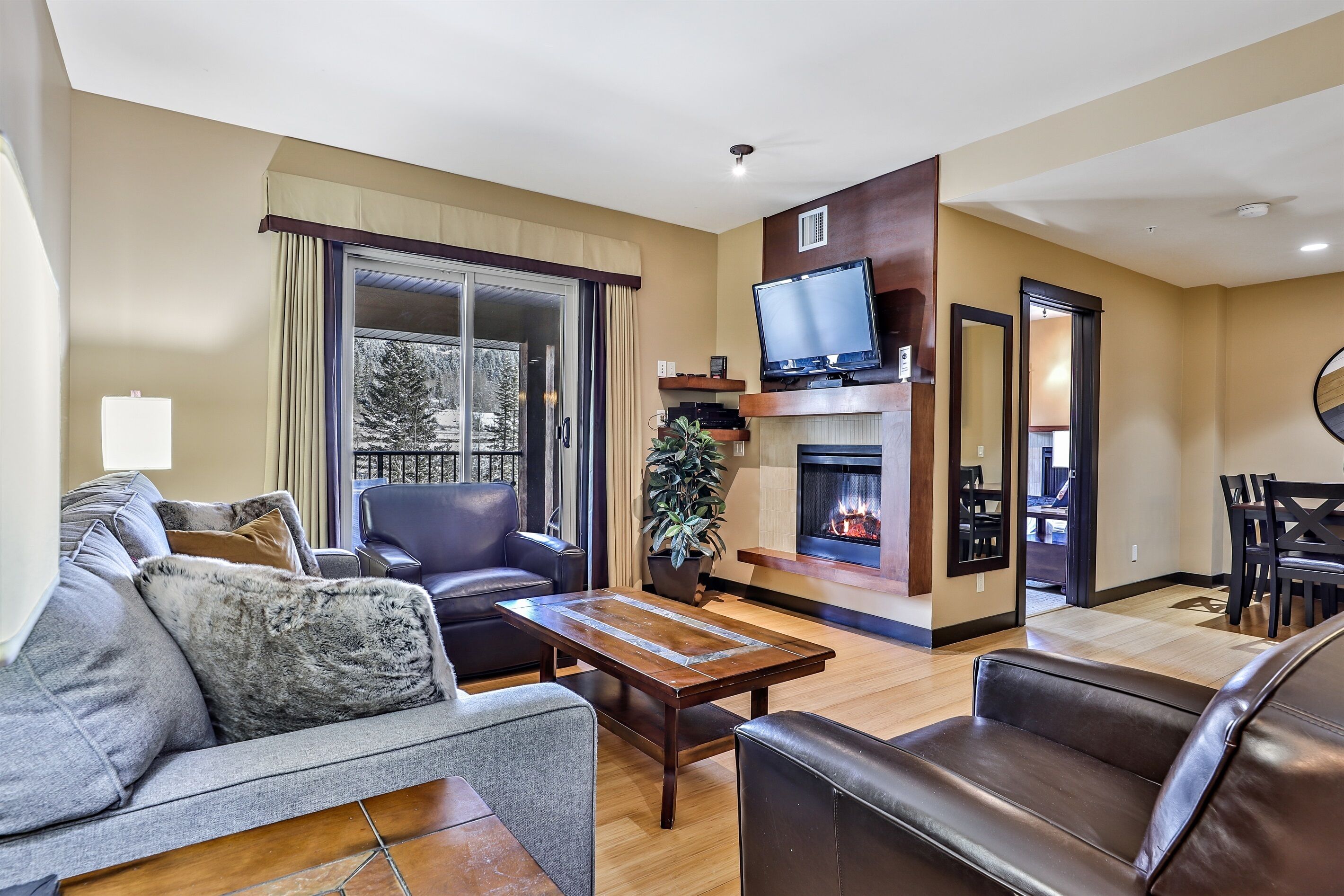 Smart-TV, peis, videospill og stereoanlegg