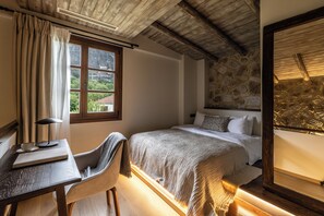 Premium Double Room, Mountain View | Desk, soundproofing, free WiFi - Mones (Kalabaka)