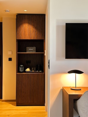 1 bedroom, desk, soundproofing, free WiFi