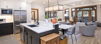 CRBC - Ski In/Out, Snow Cloud Lodge, Hot Tub, walk Ritz Carlton Pool & Hot Tubs