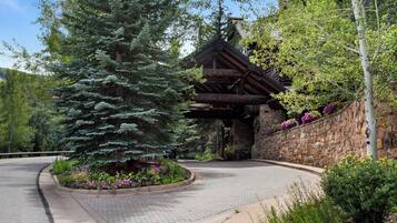 Enceinte de lâhĂ©bergement