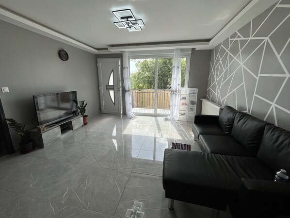 Living area - Maison à Proximité des Sites JO (Pierrefitte-sur-Seine)