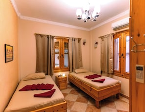 Villa, plusieurs chambres, fumeur, balcon | 8 chambres